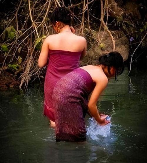 小姑娘洗澡在线观看,揭秘小姑娘洗澡在线观看的神秘面纱  第3张